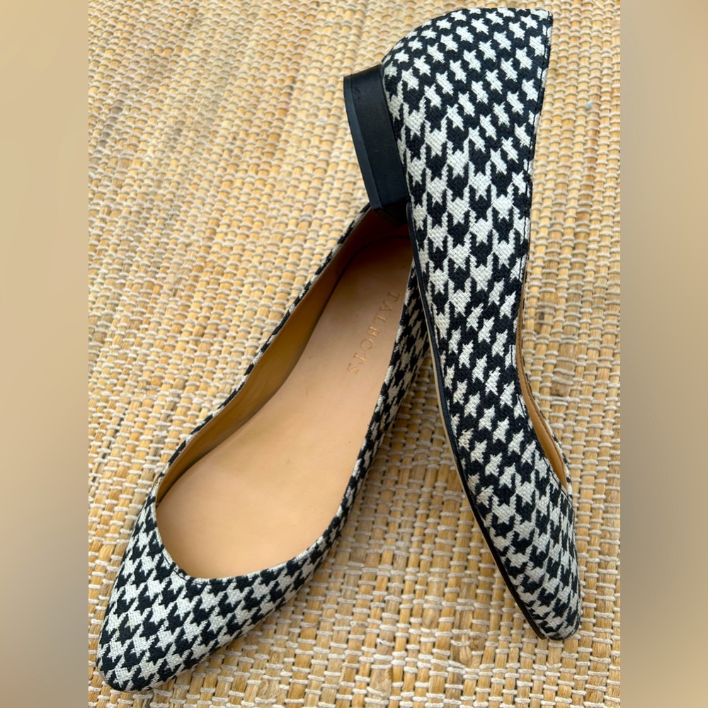 TALBOTS s7 houndstooth flats Look brand new except for mild wear on outer soles